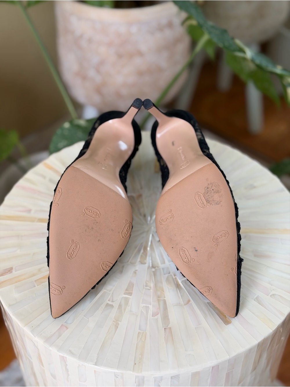 Gianvito Rossi Black Lace Pointed-Toe Pumps 38 / 8 - Picture 4 of 4